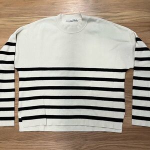 Abercrombie & Fitch White Crewneck Sweater with Black Stripes